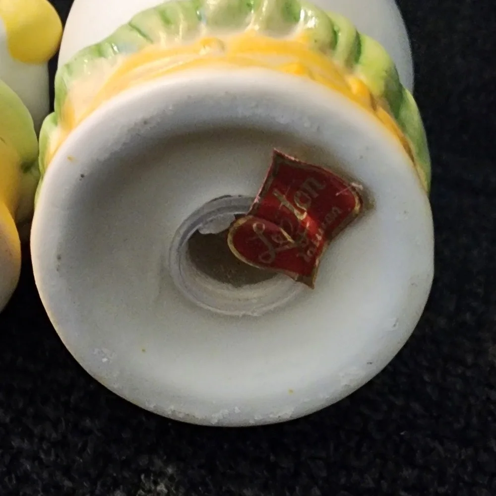 Vintage  EGG Salt Pepper Shakers Anthropomorphic Mr Mrs Humpty Dumpty